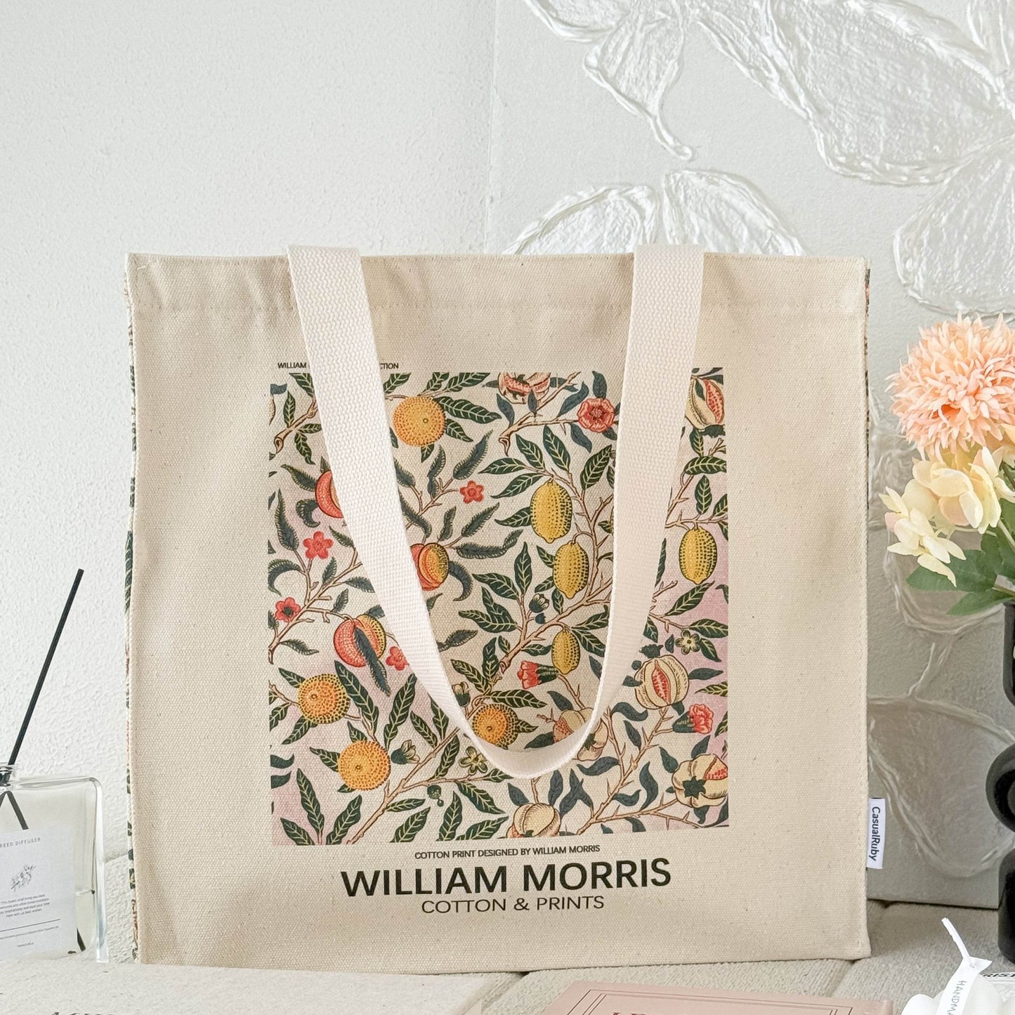 William Morris "Ovoce"