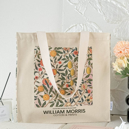 William Morris "Ovoce"
