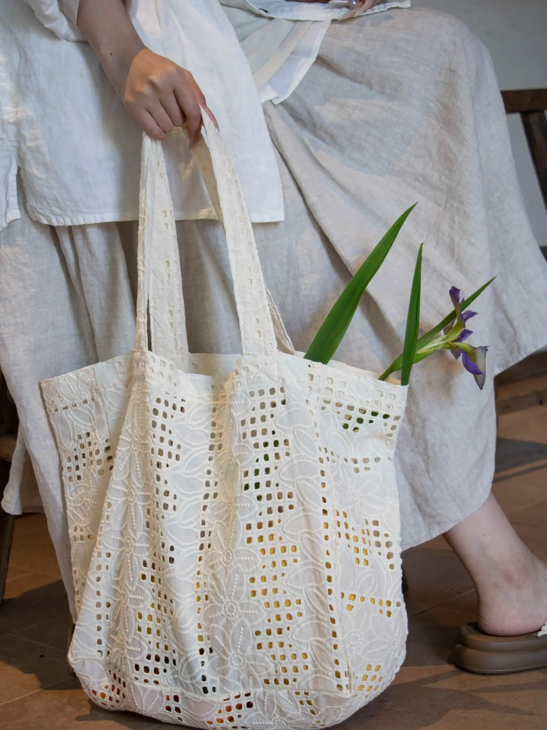 Casualruby© Embroidered Hollow-Out Large Tote Bag
